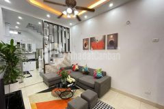 Bán nhà lạc long quân 56m2 chỉ 4.3 tỷ lô góc 2 mặt thoáng ô tô cách nhà 15m