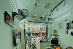 Bán nhà mặt phố cầu giấy, vị trí đẹp, kinh doanh sầm uất. giá 7,95 tỷ. lh 0349157982.