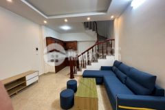 Cần bán gấp nhà đẹp nam từ liêm, chỉ nhỉnh 3 tỷ có dt 35 m2, 6 t, mt 4.5 m