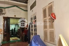 Nhà rẻ, hiếm, nhỏ xinh phố bồ đề dt 30m2 mt 6m giá 2.5 tỷ