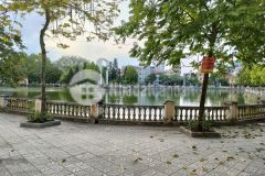 Nhỉnh 3 tỷ có 70m2 nhà tt quận bắc từ liêm, view hồ,cổng oto tránh.