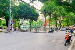 Ngõ 68 cầu giấy nhà mới đẹp long lanh ô tô lùi vào nhà 6pn 10m ra đường ô tô tránh nhỉnh