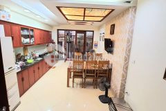 Bán nhà đẹp lạc long quân 40m ô tô đỗ cửa thoáng ngập tràn ánh sáng 5.5 tỷ 0962656654