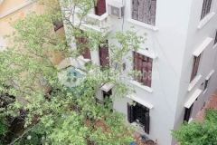 Đừng nhìn mặt mà bắt hình dong, nhà cao nhà đẹp chưa chắc đã sang