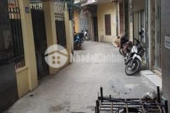 Bán gấp trước tết nhà kim ngưuđường ô tô gần chợ buôn bán tốt