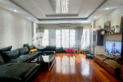 Nhà phố linh lang lô góc, thang máy, 102m2, giá 33 tỷ.