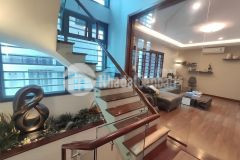 Cần nhà kd cứ về đội của e lg 70m2, 3 mặt tiền, ô tô tránh, vỉa hè rộng.nhỉnh 15 tỷ.