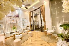 Cần bán nhà võ chí công, 50m2x5t, mt 5m, nhỉnh 5 tỷ