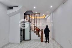 Nhà đẹp, ô tô đỗ cổng, rộng thoáng, 45m2 x 4t. gía 4.3 tỷ.