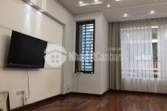 Hiếm nhỉnh 7 tỷ có nhà phân lô quận cầu giấy, ô tô, ngõ thông, sát phố, 45m x 5 tầng, nhà đẹp đón tết