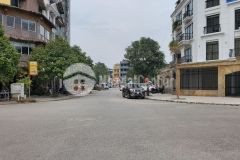 Bán btlk 3 mặt tiền 120m2, 20m mt, 5 tầng mới đẹp giá chỉ hơn 20ty lh 0589593999..