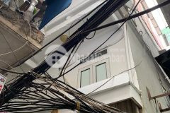 Cần bán nhà ngõ 96 đê la thành nhỏ, giá 2,2 tỷ, 23m2, lô góc, sđcc