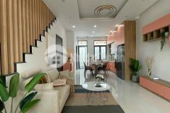 Bán nhà ngay chợ hưng long bình chánh tặng full nội thất sịn sò,3lầu,3pn,giá 1tỷ950