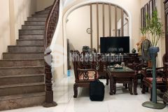 Hoàng quốc việt nhà phố phân lô ô tô đỗ.