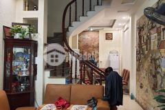 Hiếm nhà cầu giấy 51m2, 5 tầng, mt 4m, giá 4.2 ty cầu giấy. lh 0986519695.