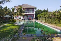 Bán biệt thự nghỉ dưỡng khuân viên đẹp full nội thất tại nhuận trạch