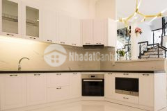 Bán gấp nhà 686 cách mạng tháng 8, q3.dt 4 x 16m 3 tầng 12 tỷ