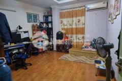 Bán nhà láng hạ 78m2mt 8m. ngõ thông, chia lô 6.1 tỷ.