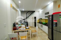 Thạch bàn long biên nhà đẹp ở ngay ngõ nông ô tô đỗ cổng 100m ra phố 35m2 mt4m chỉ 3.6 tỷ.