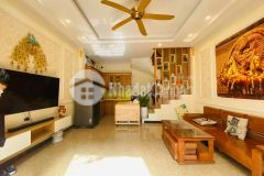 Nhà đẹp trung tâm phố lô góc ngõ thông tứ tung.kinh doanh đỉnh dt 32m5t,mt 4,8, 3,6 tỷ