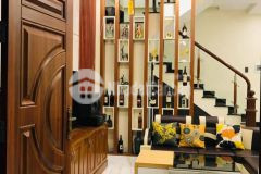 Bán nhà bát khối long biên. ngõ thông ô tô đỗ cổng. hơn 3 tỷ.