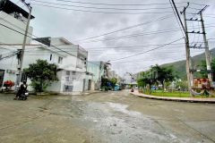 Lô đất 2 mặt tiền đối diện công viên khu tđc hòn sện,nha trang