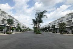 Thanh ly nhanh 5 căn nha phô ban giao thô 105m2 3ty7 tt30 nh 70 đâu tư tôt