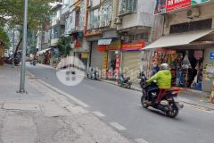 Cần bán ngay căn nhà mặt phố lô góc mt8m,120m2, xây 5 tầng rất mới và đẹp chỉ 200trm2. lh 0589593999.0961334883