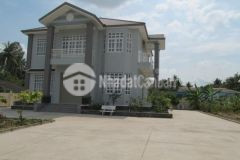 Bán biệt thự ql 1a 1200m2 30x40, giá tốt, gặp chính chủ, nhà xây chắc chắn sân vườn garage ôtô