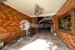 Nhà trung tâm lâm du ô tô vào nhà đỗ cửa ngày đêm kinh doanh