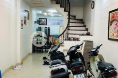 Bán gấp nhà đẹp phố hào nam gần ga cát linh, 2 thoáng 40m2, 6 tầng, 6 tỷ