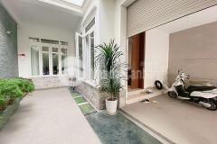 Bình hưng hòa, hẻm xe tải, ngay kế bên trường học, nằm trong khu toàn nhà giàu, hệ thống đường xịn s