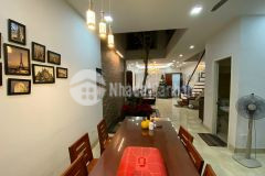 Bán nhà đẹp phố ngô quyền. phân lô, ô đỗ cửa, dt 50m2x4t, mặt tiền rộng. giá nhỉnh 4 tỷ.