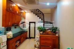 Nhà đẹp ở ngay full nội thất ngõ nông ba bước ra ô tô 31m2 mt4m bồ đề long biên hơn 3 tỷ.