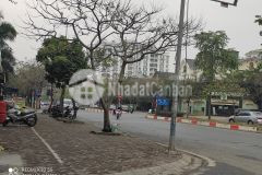 Bán mảnh đất 180mmt10 phố chu huy mân,long biên,nhỉnh 20 tỷ,tương lai mặt phố,ô tô tránh,kinh doanh.lh0397194848