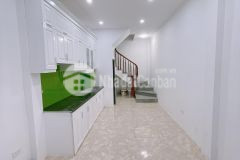 Nhỉnh 3 tỷ có ngay nhà lô góc 6 tầng mới xịn tt đống đa ngõ thông kinh doanh