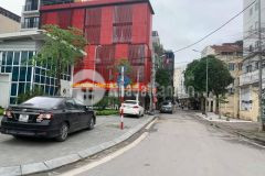 Nbán nhà lk đường lạc long quân siêu rẻ ô tô đỗ cửa, kd, dt41m2 x2tx4m giá 4.95 tỷ