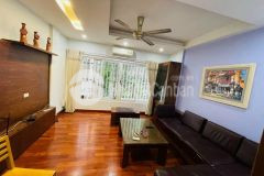 Bán nhà phân lô, ô tô đỗ cửa phố lê lợi 45m23t. giá nhỉnh 4 tỷ.