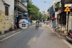 Nhà ô tô đỗ cửa trung tâm phố nguyễn văn cừ,giá rẻ 75m2 giá 4.5 tỷ