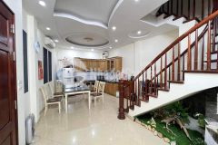 Bán nhà phố đông tác, ngõ thông, view công viên, dt 30m2, chỉ 5tỷ.