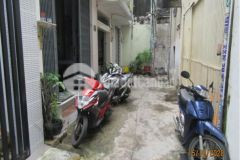 Bán gấp nhà tân phú vuông vức ngay chợ vải hẻm thông thoáng giá rẻ