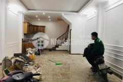 Bán nhà mới 5 tầng 45m2 5,85 tỷ phố thành công