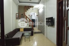 Bán gấp nhà đường bằng b, nhà đẹp ở ngay, ngõ rộng, gần phố, 40m2, 4 tầng, nhỉnh 2 tỷ