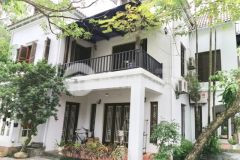 Bán nhà mặt hồ tây 205m2, mt 11m, view hồ lộng lẫy. tuyệt phẩm giới thượng lưu.