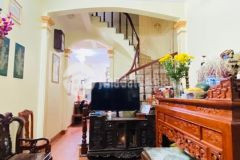 Chủ cần bán gấp nhà phân lô lạc long quân mặt ngõ to rộng, kinh doanh đủ loại hình.