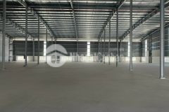 Cho thuê kho xưởng kcn hải sơn, đức hoà, long an. dt 3700m2, giá 3,7m2. mới 100