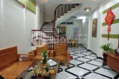 Bán nhà cự lôc, thanh xuân, 49m2, 4 tầng, mt 4.1m, giá 4.5 tỷ. lh 0986519695.