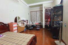 Bán nhà nguyễn văn huyên, cầu giấy, 60m2, 4 tầng, mt 4m, giá 6.5 tỷ. lh 0986519695.