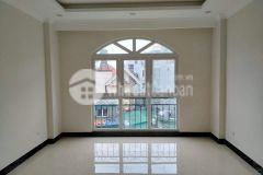 Cần bán gấp nhà bồ đề 53m x 5 tầng, mt 4,2, chỉ 5.9 ty thương lượng