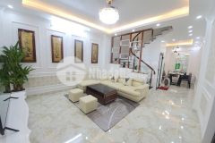 Bán gấp nhà minh khai hai bà trưng 70m2, 2t, mt 4.5m, giá 5.5 tỷ. ô tô đỗ cửa.